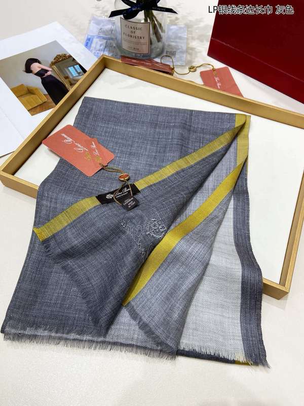 Loro Piana Scarf LPC00057 Loro Piana Scarf LPC00057